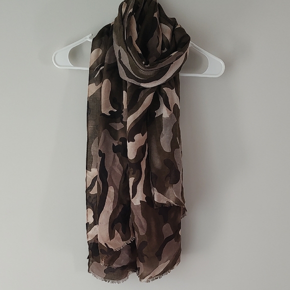 None Accessories - Camouflage Scarf